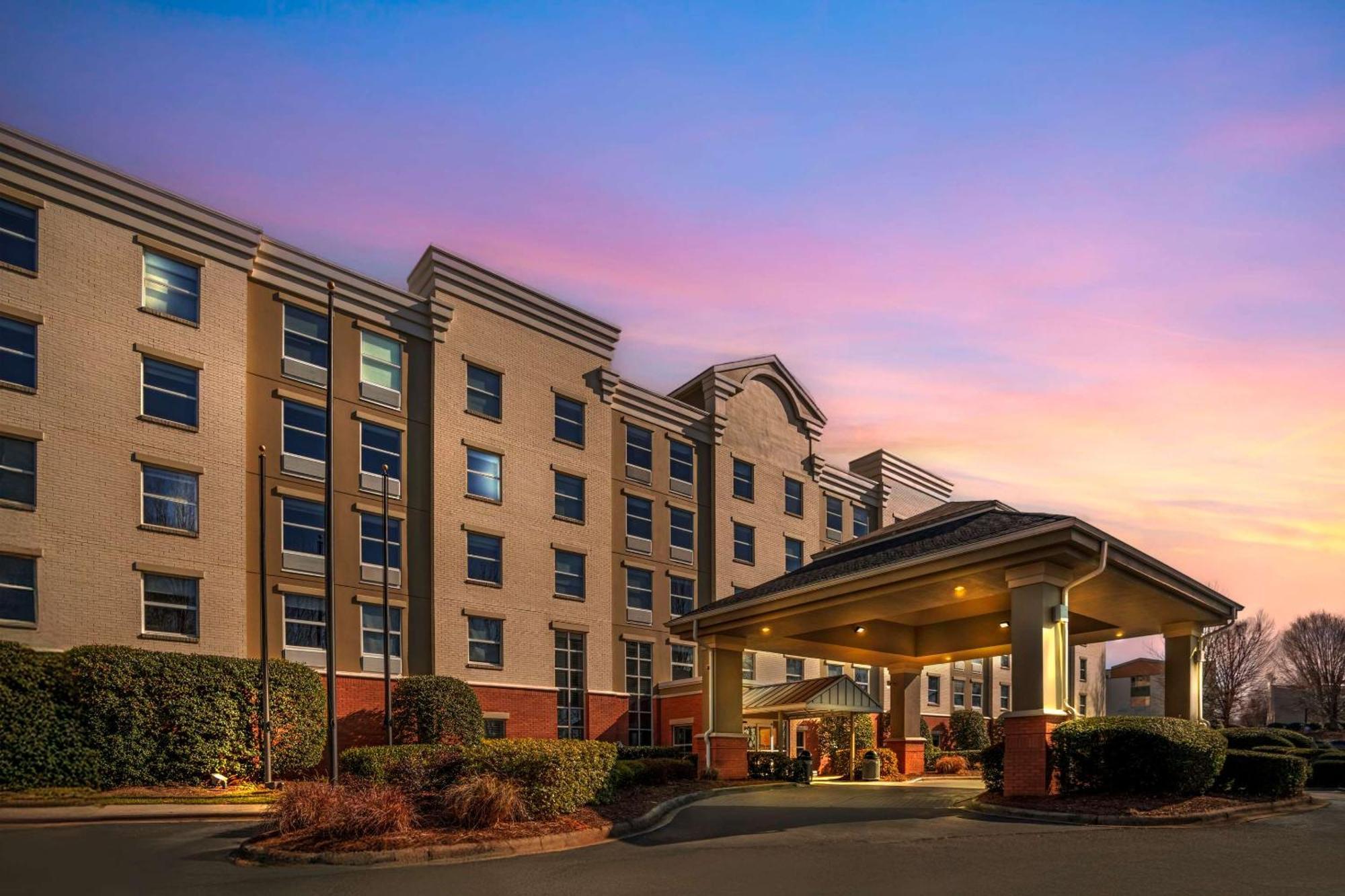 Comfort Suites Near Birkdale Village- Huntersville Eksteriør billede